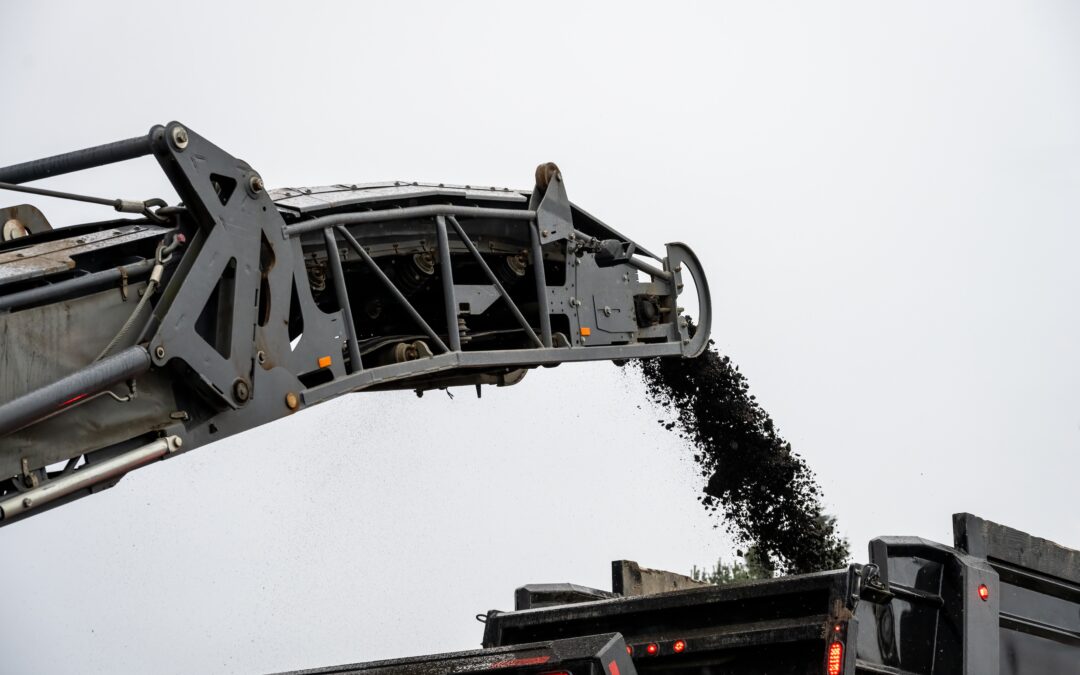 Top Signs Your Commercial Pavement Needs Milling and Resurfacing